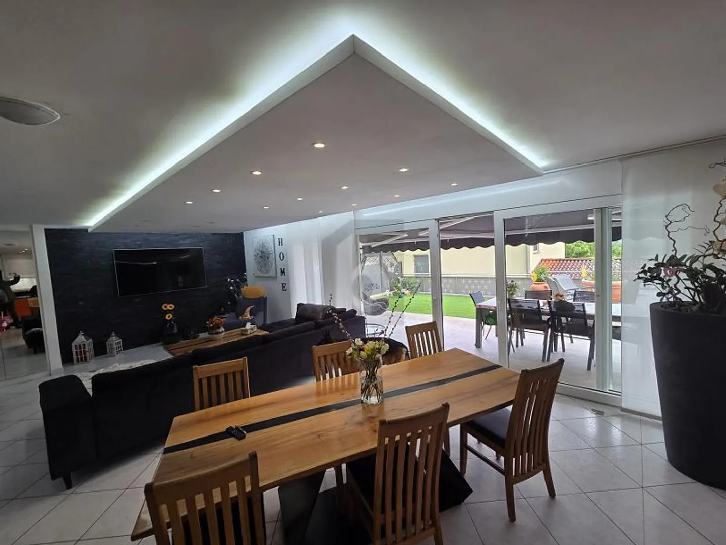 Elegante Villa mit Privatpool - Foto 4 von 6