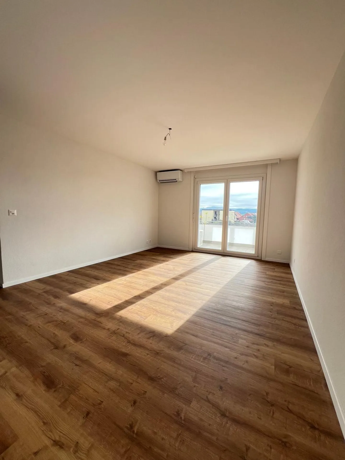 Appartamento 2.5 stanze completamente ristrutturato con balcone - Foto 4 di 6