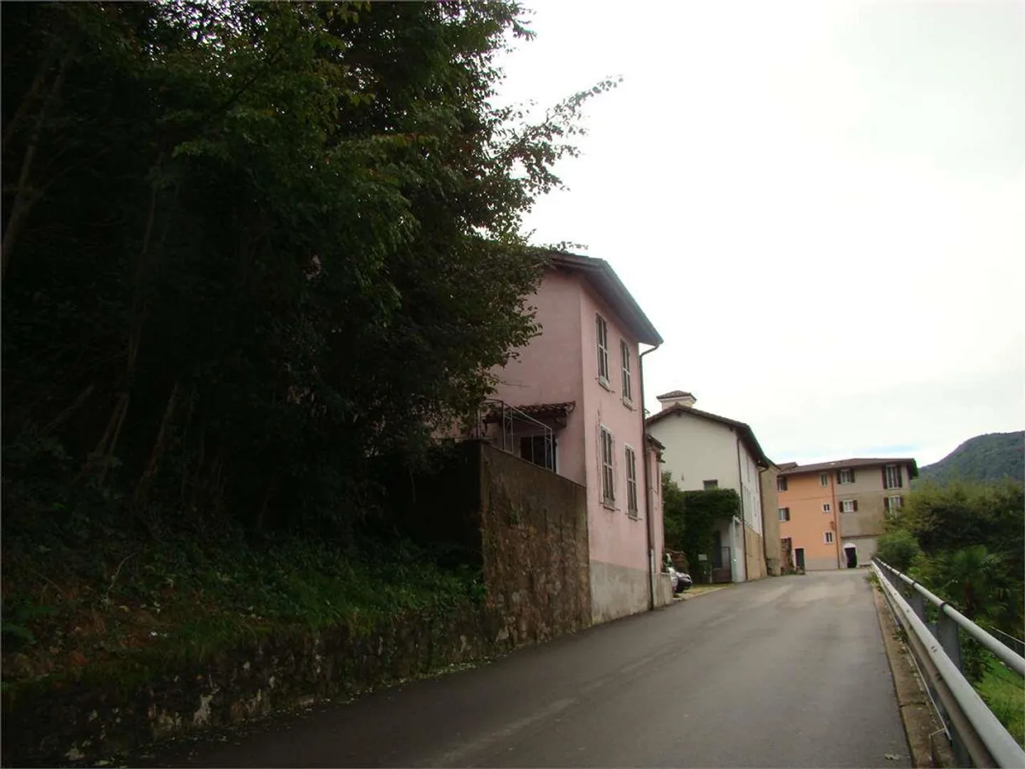 Figino, characteristic house with garden, grotto and lake view - Photo 3 of 13