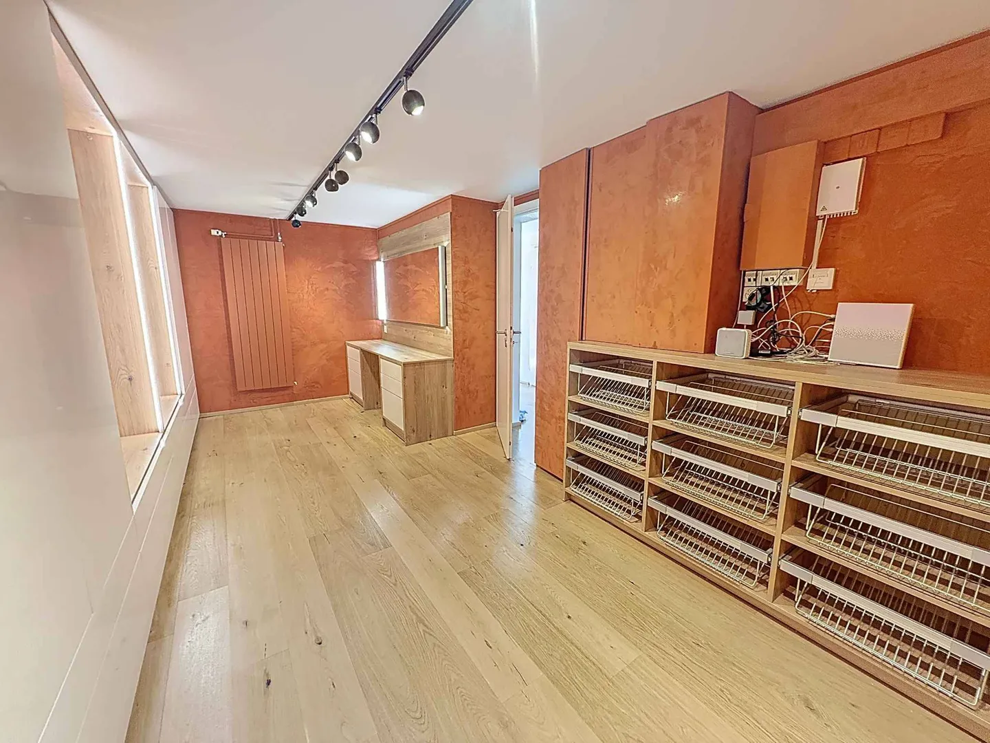 Villa unica completamente ristrutturata - Foto 5 di 13