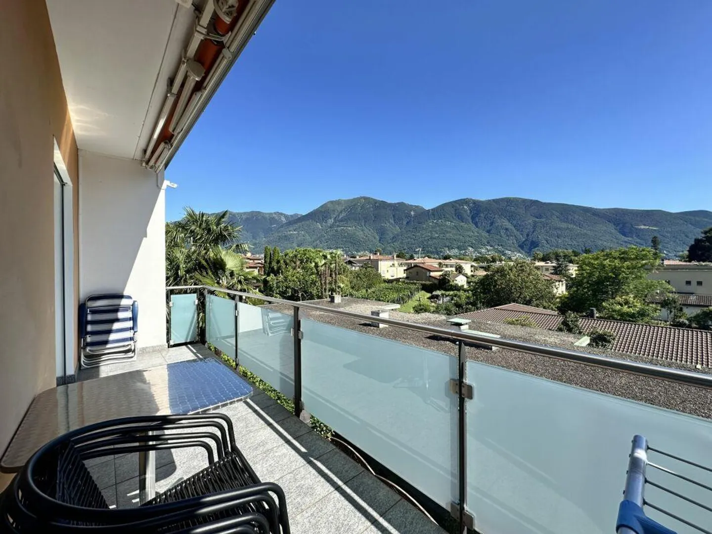 Ampio appartamento di 3,5 locali con vista panoramica - Ascona - Foto 1 di 10