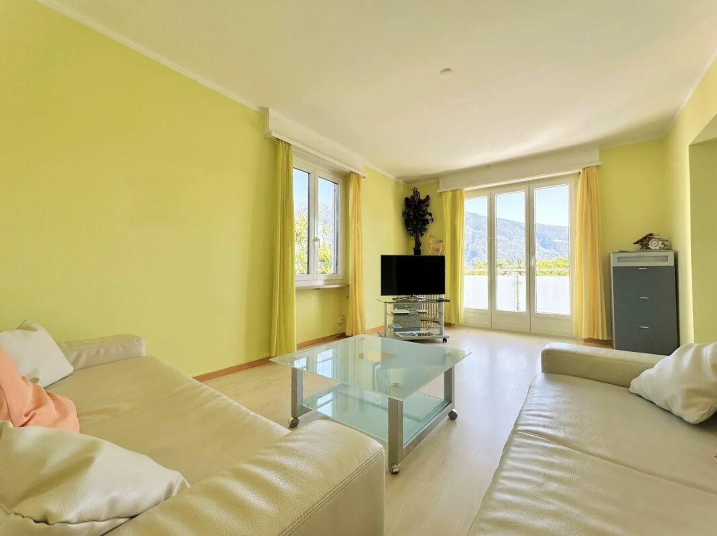 Ampio appartamento di 3,5 locali con vista panoramica - Ascona - Foto 3 di 10
