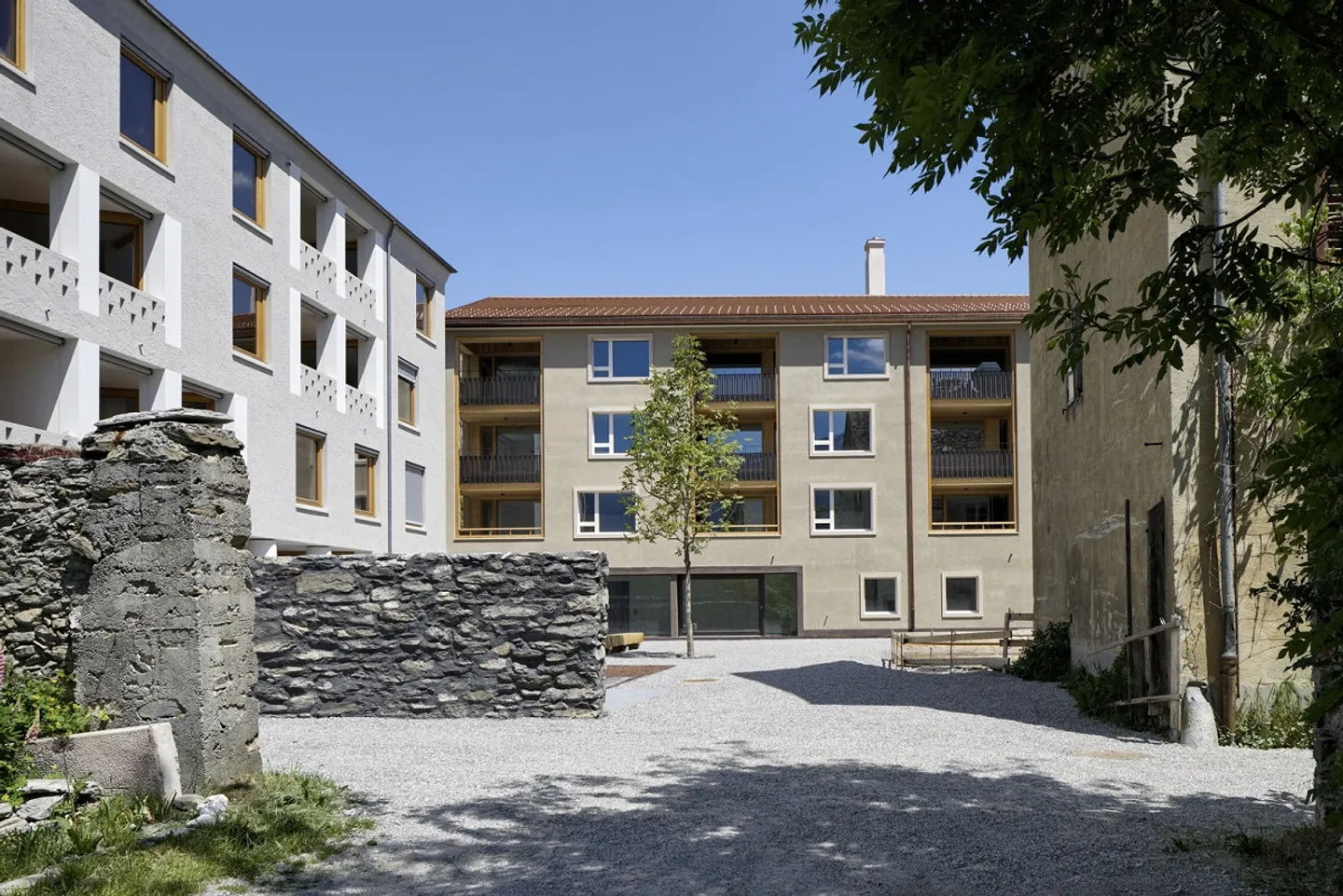 Attractive 2.5-Zi. Apartment at the Haldenstein Castle "Haus Adler" - Photo 1 of 13