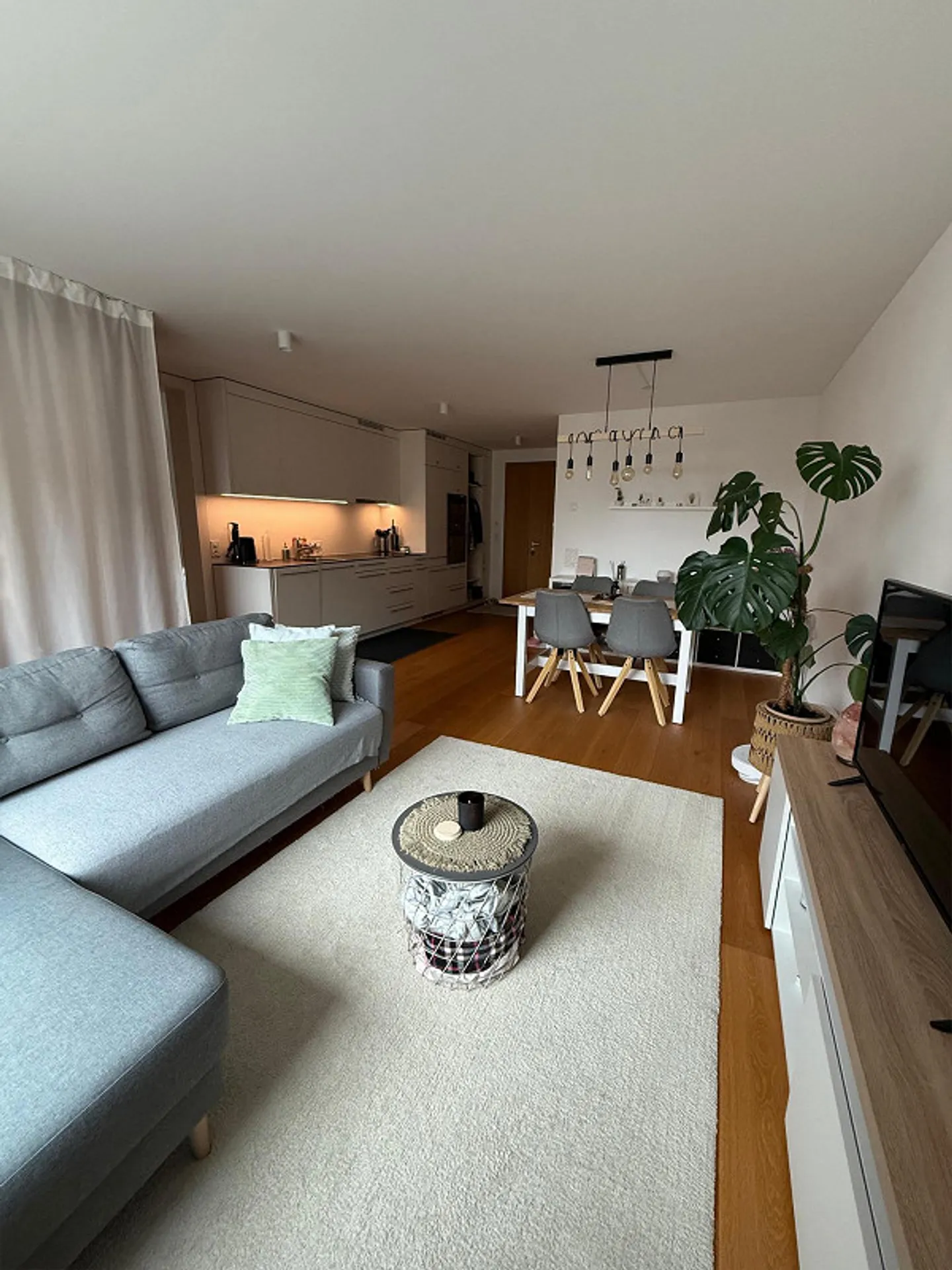 Attractive 2.5-Zi. Apartment at the Haldenstein Castle "Haus Adler" - Photo 3 of 13