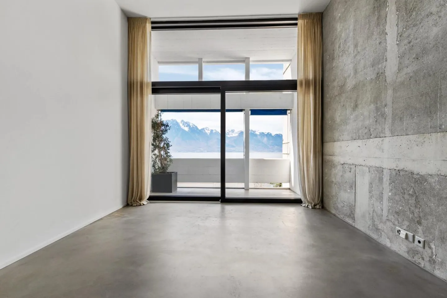 Bel appartamento / loft al 4° piano con 2,5 stanze con possibilità di farne 3,5 - Foto 7 di 13