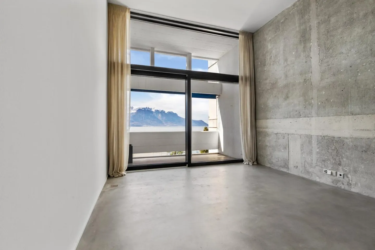 Bel appartamento / loft al 4° piano con 2,5 stanze con possibilità di farne 3,5 - Foto 8 di 13
