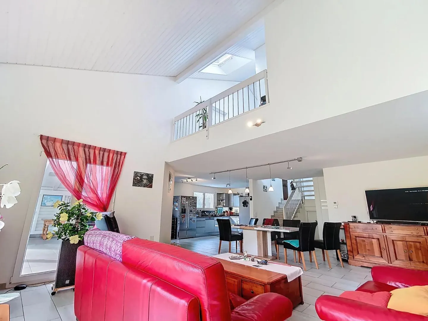 Villa familiale avec un studio séparé ! - Photo 1 sur 5