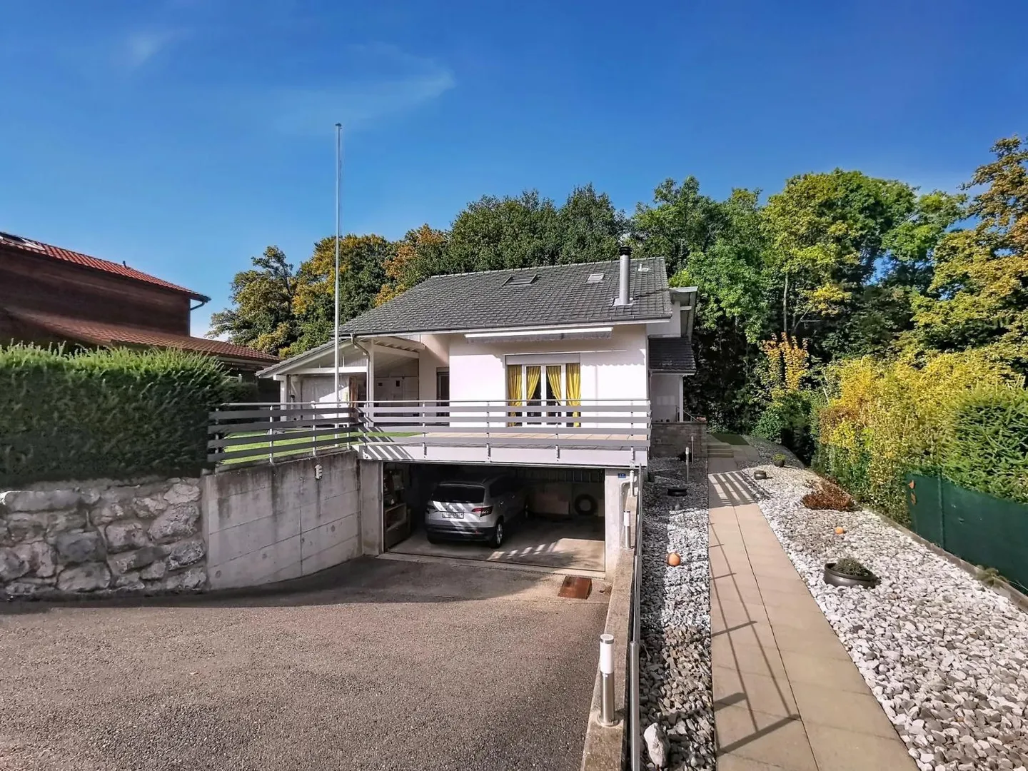 Villa familiale avec un studio séparé ! - Photo 2 sur 5