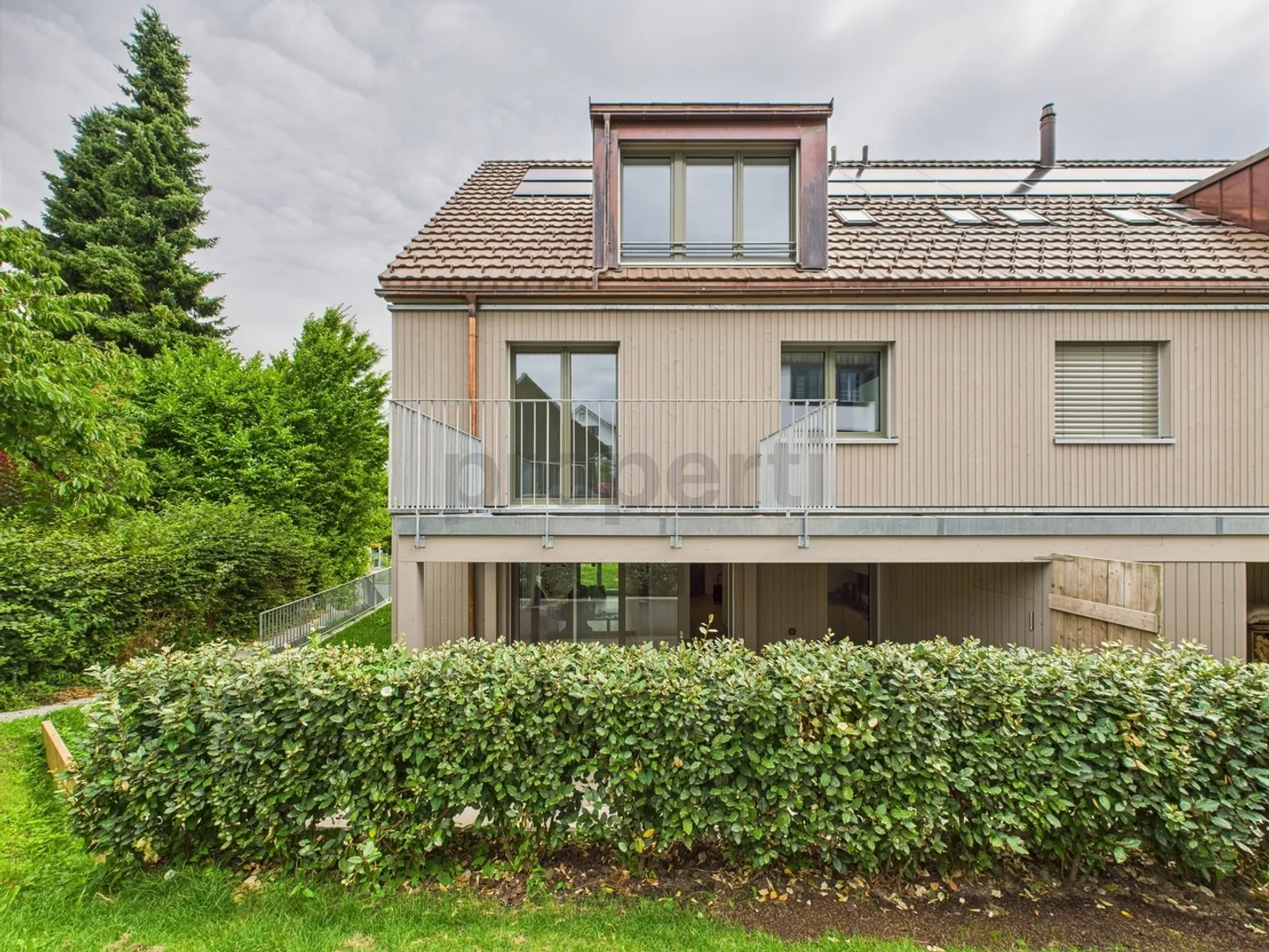 Casa a schiera moderna e sostenibile con vista a Horgen - Foto 2 di 12