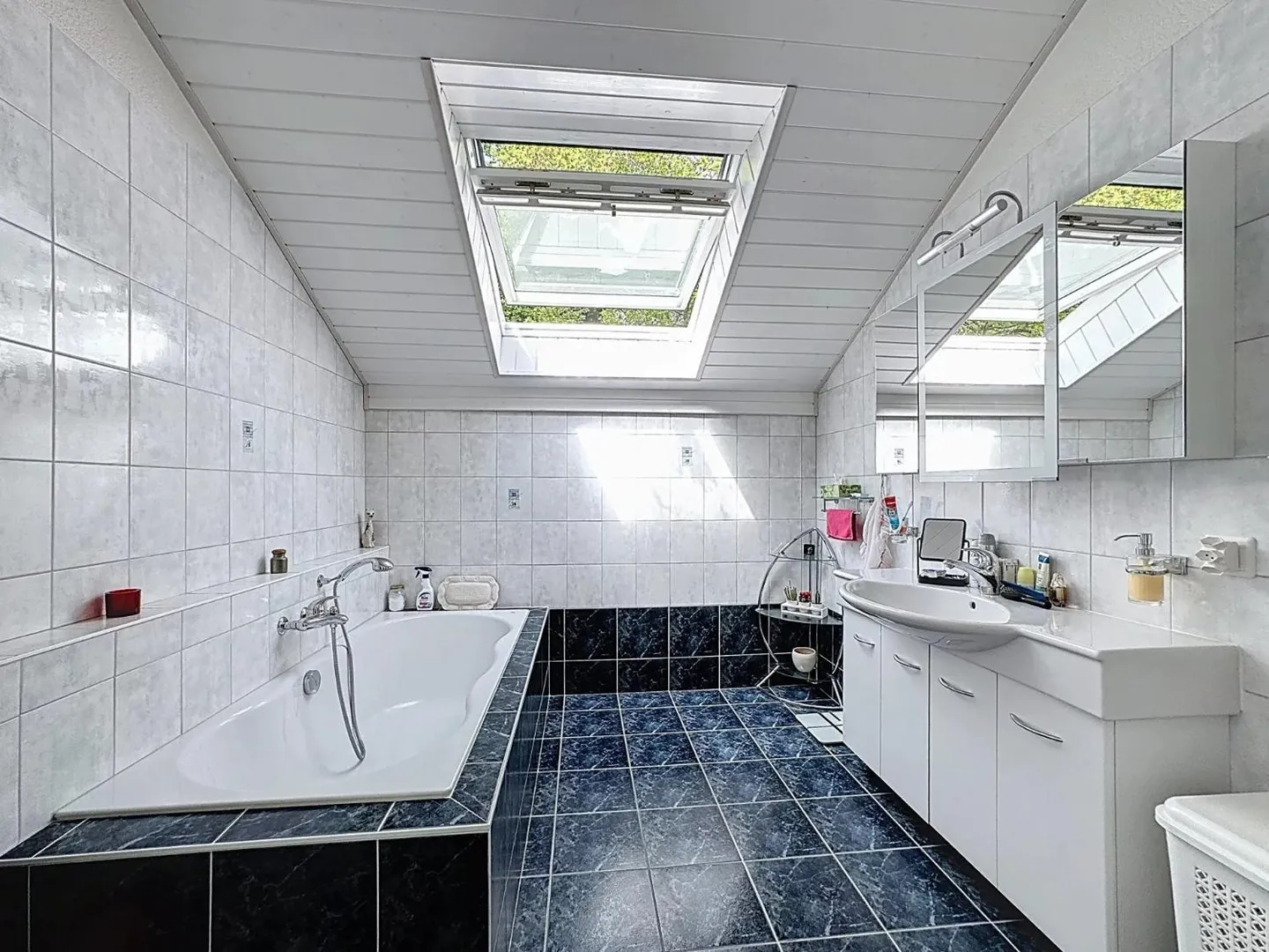 Villa familiale avec un studio séparé ! - Photo 4 sur 5