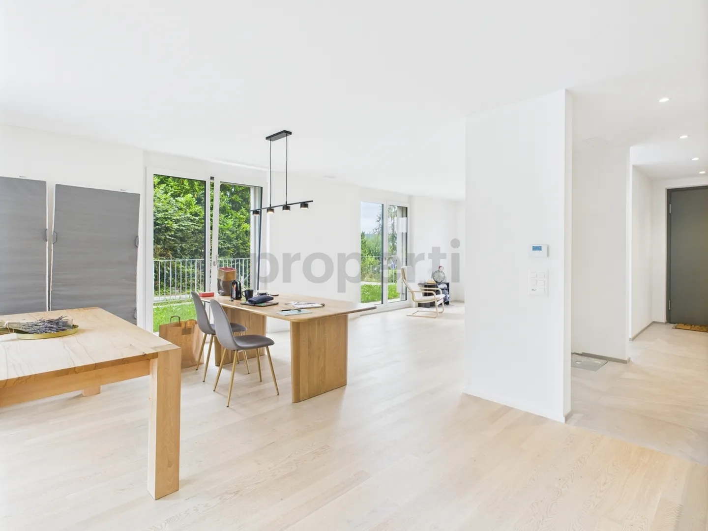 Casa a schiera moderna e sostenibile con vista a Horgen - Foto 4 di 12