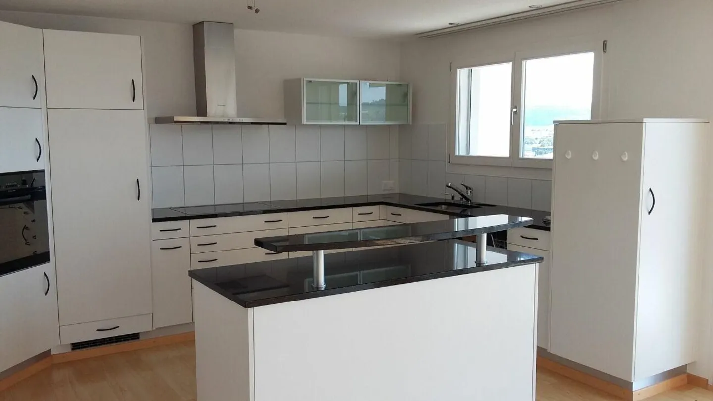 Ampio appartamento di 4 1/2 stanze con vista - Foto 4 di 11