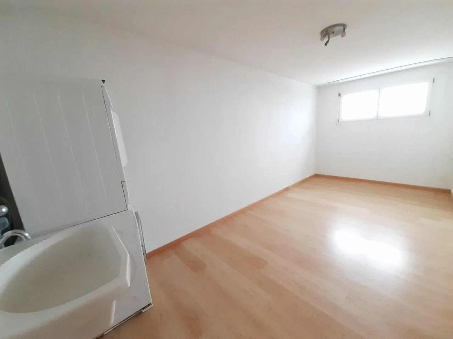 Ampio appartamento di 4 1/2 stanze con vista - Foto 10 di 11