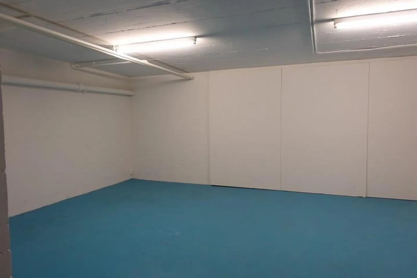 Magazzino nel seminterrato con ascensore per merci - Foto 5 di 8