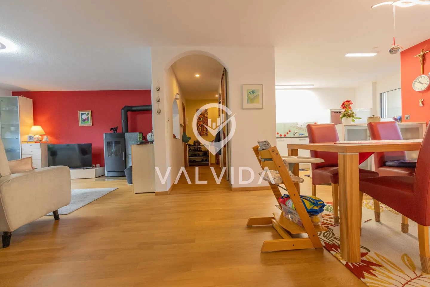 Living with a View: Stylish 4.5-Room Apartment with Terrace & Garage - Photo 1 of 12