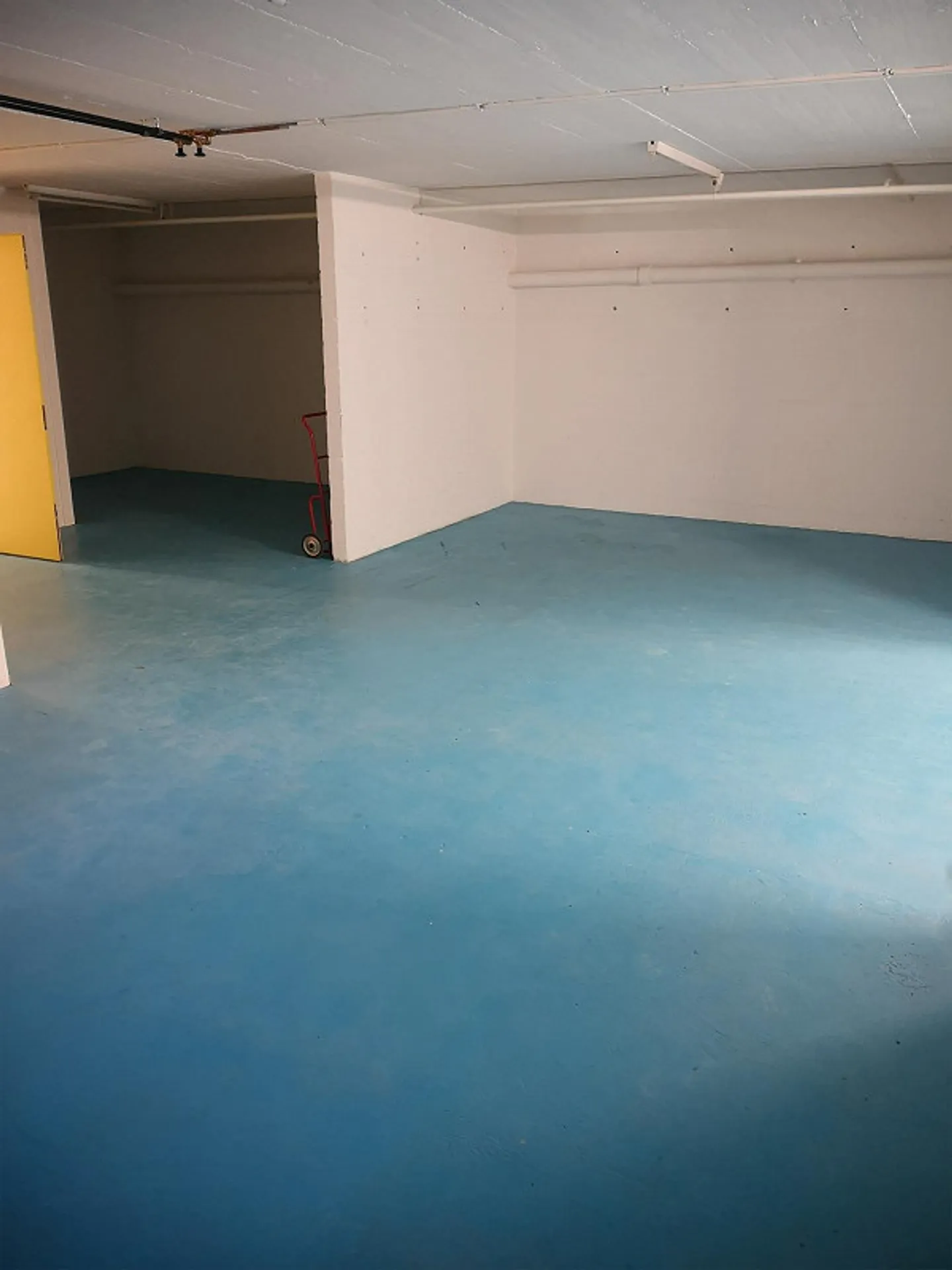 Magazzino nel seminterrato con ascensore per merci - Foto 6 di 8