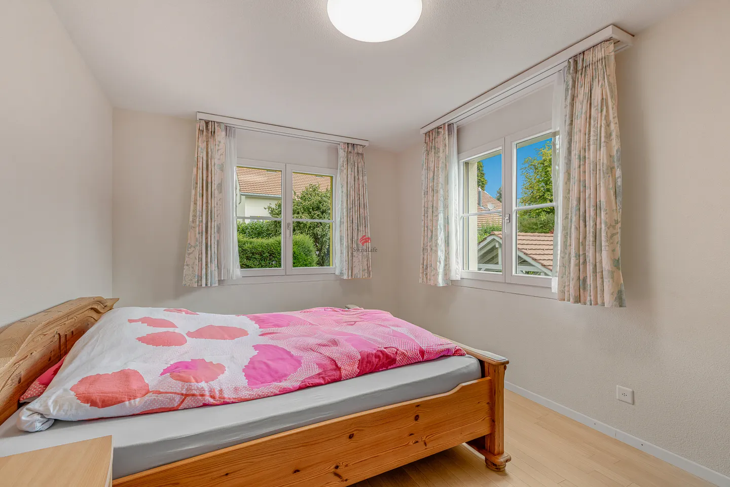 Idylle familiale dans la forêt verte - Photo 8 sur 12