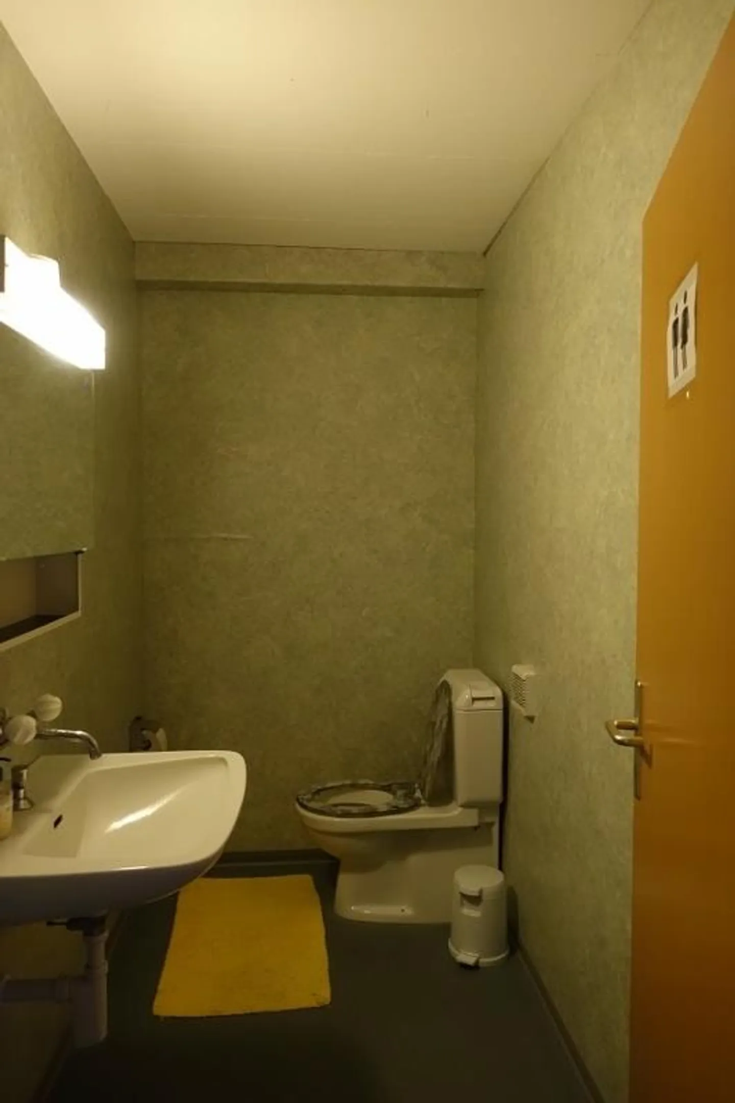 Magazzino nel seminterrato con ascensore per merci - Foto 7 di 8