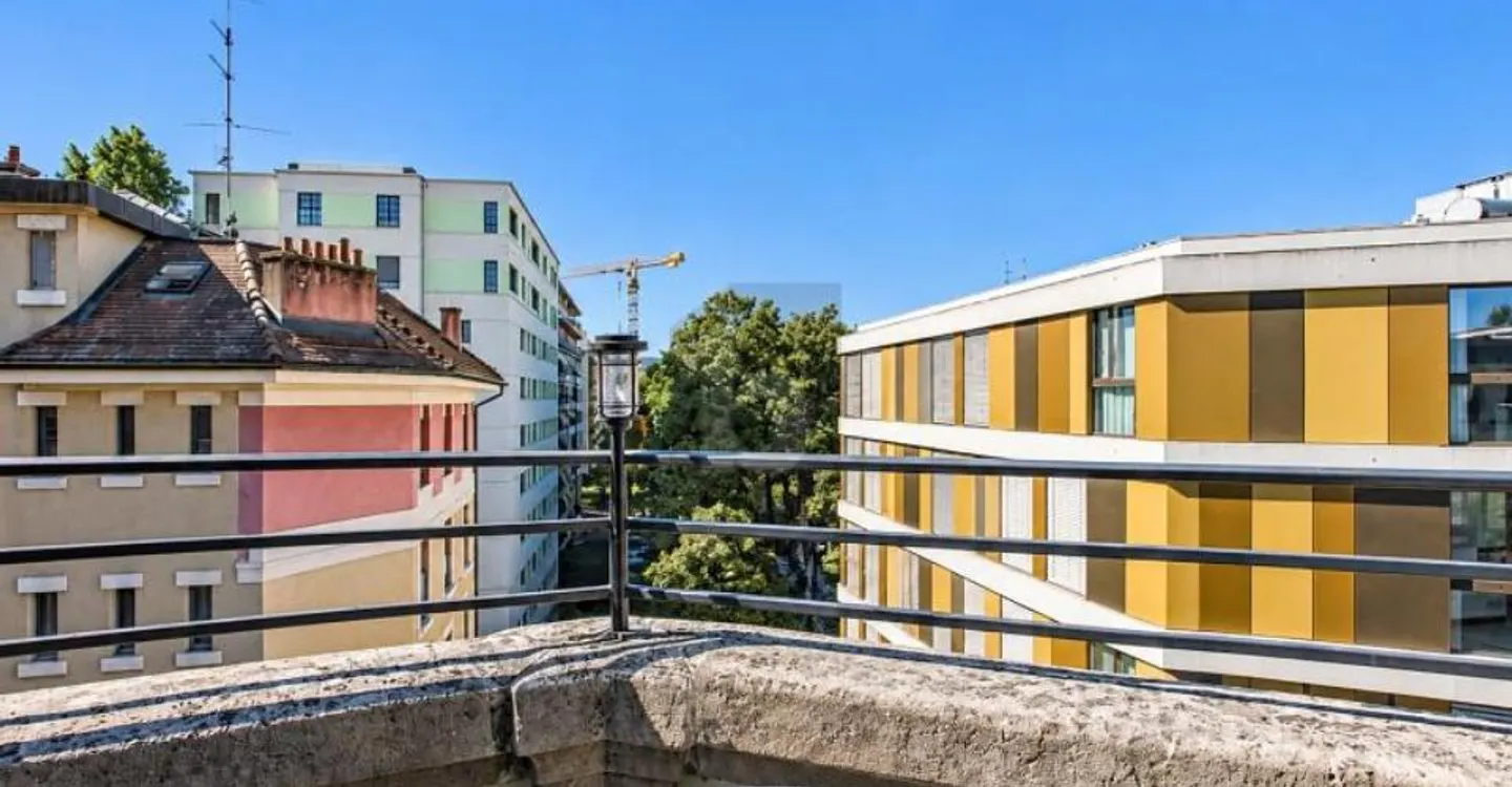 PENTHOUSE WITH BALCONY IN SERVETTE-CHARMILLES - Photo 2 of 6