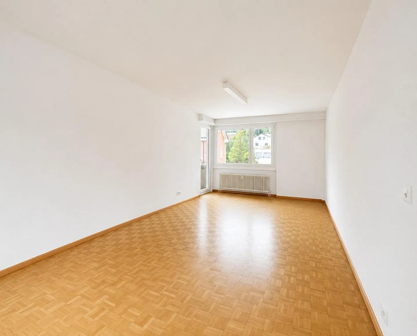 Living in a central location near Kronenplatz - Photo 1 of 9