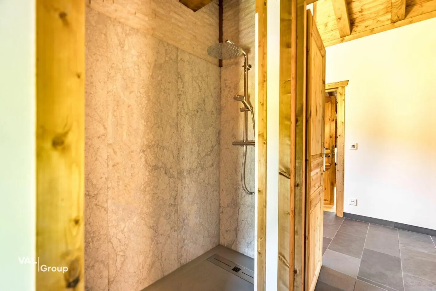 L'ultimo chalet: nuova costruzione con seconda casa a Grächen - Foto 17 di 24