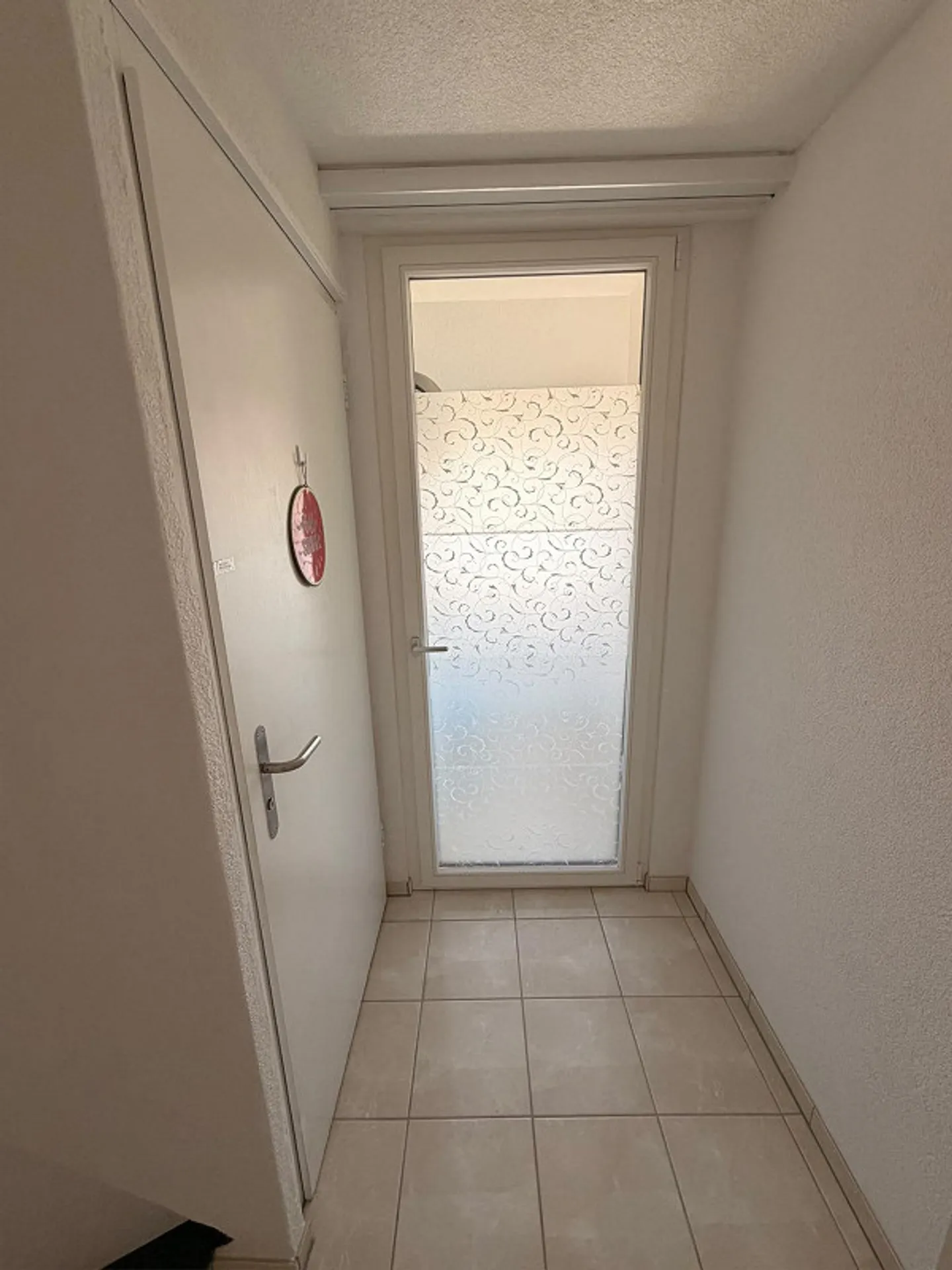 Charmante Dachwohnung mit Terrasse - Foto 14 von 14