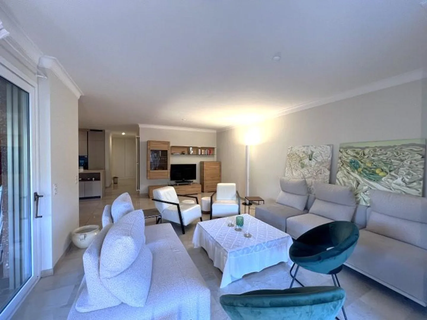 Prestigious penthouse apartment with 3.5 rooms directly on the lake shore - Photo 5 of 13