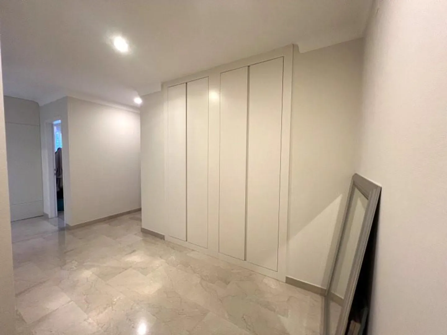 Prestigious penthouse apartment with 3.5 rooms directly on the lake shore - Photo 8 of 13