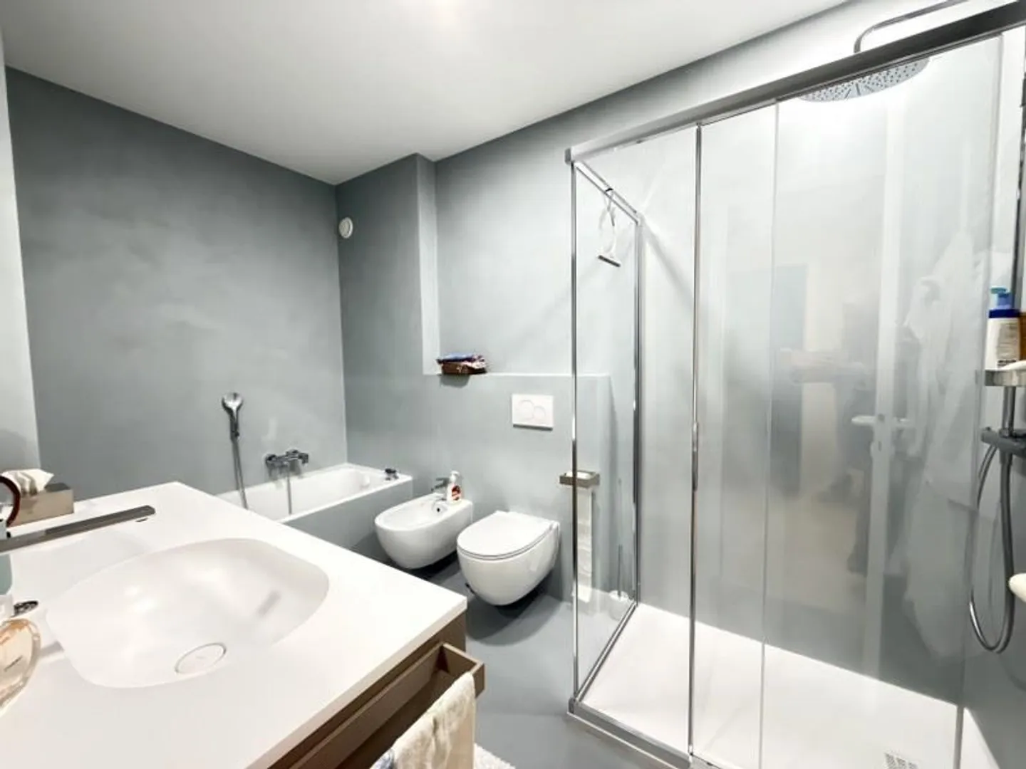 Prestigious penthouse apartment with 3.5 rooms directly on the lake shore - Photo 11 of 13