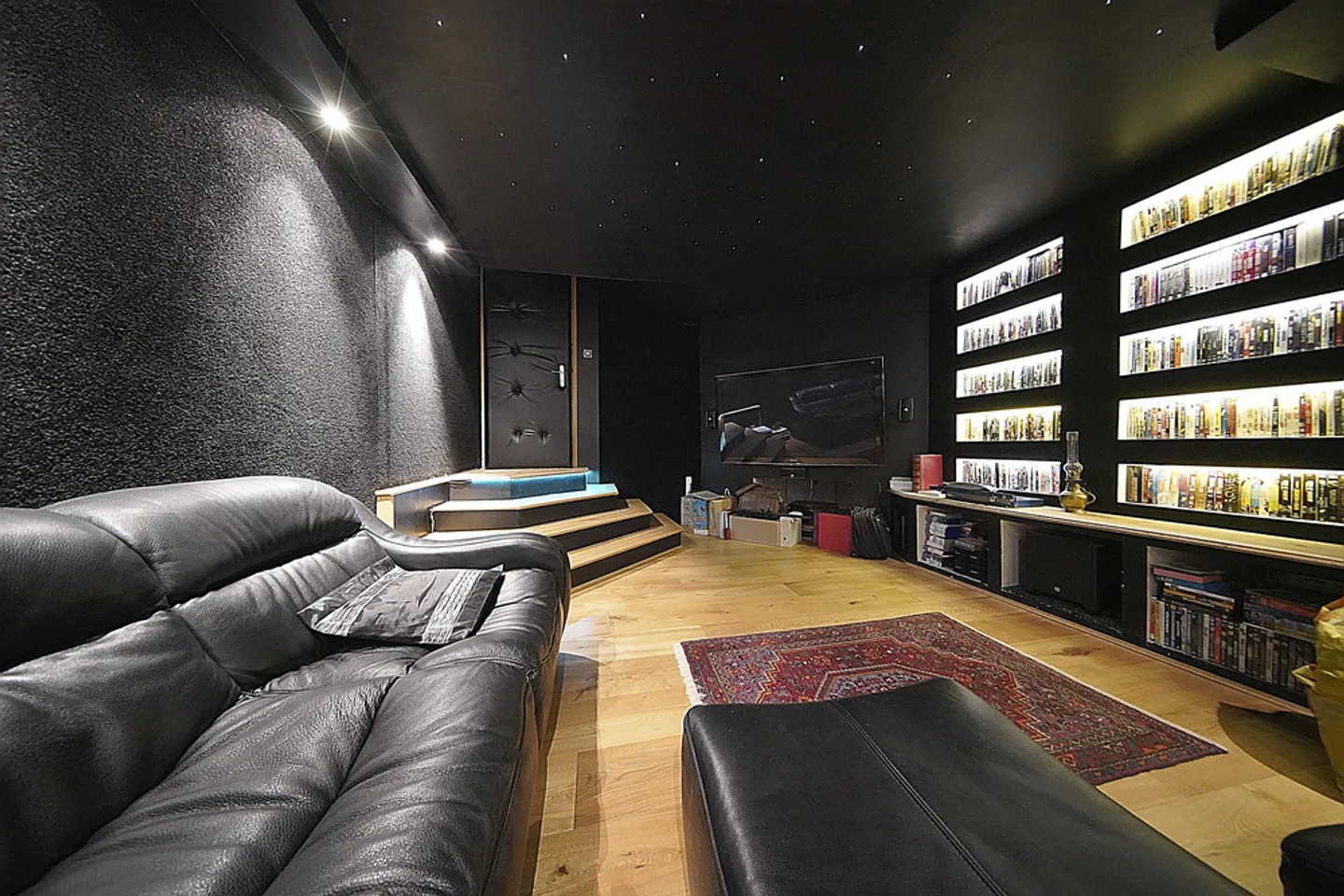 Großzügige Villa mit 6 Schlafzimmern (9 Zimmer) voller Überraschungen - Foto 16 von 16