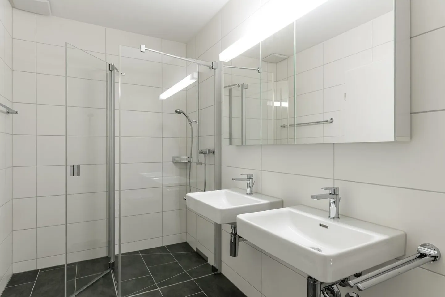 Welcome to the new home - Photo 4 of 9