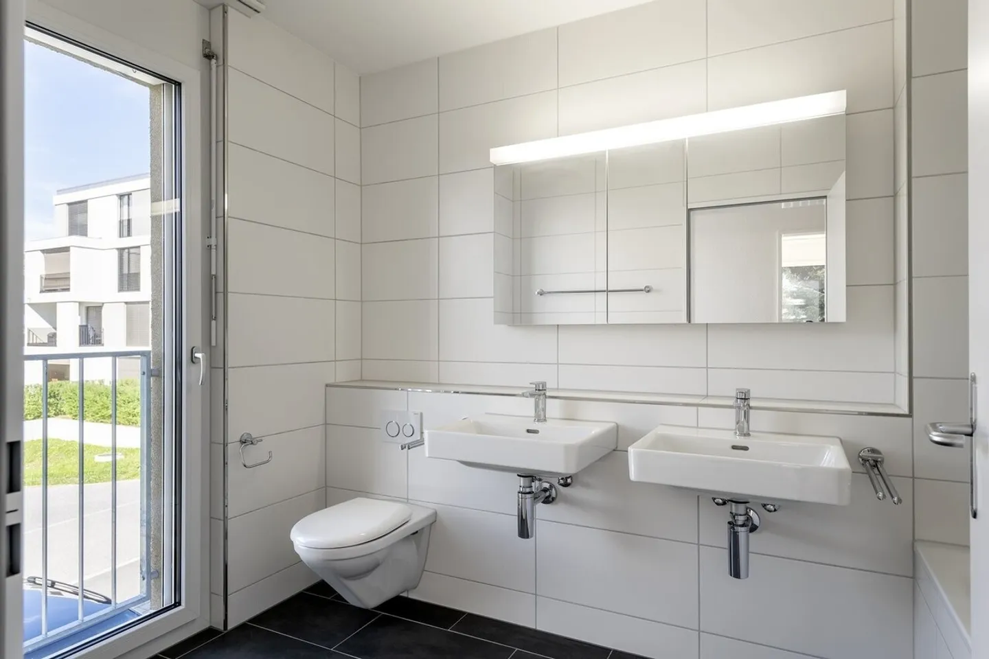 Welcome to the new home - Photo 5 of 9