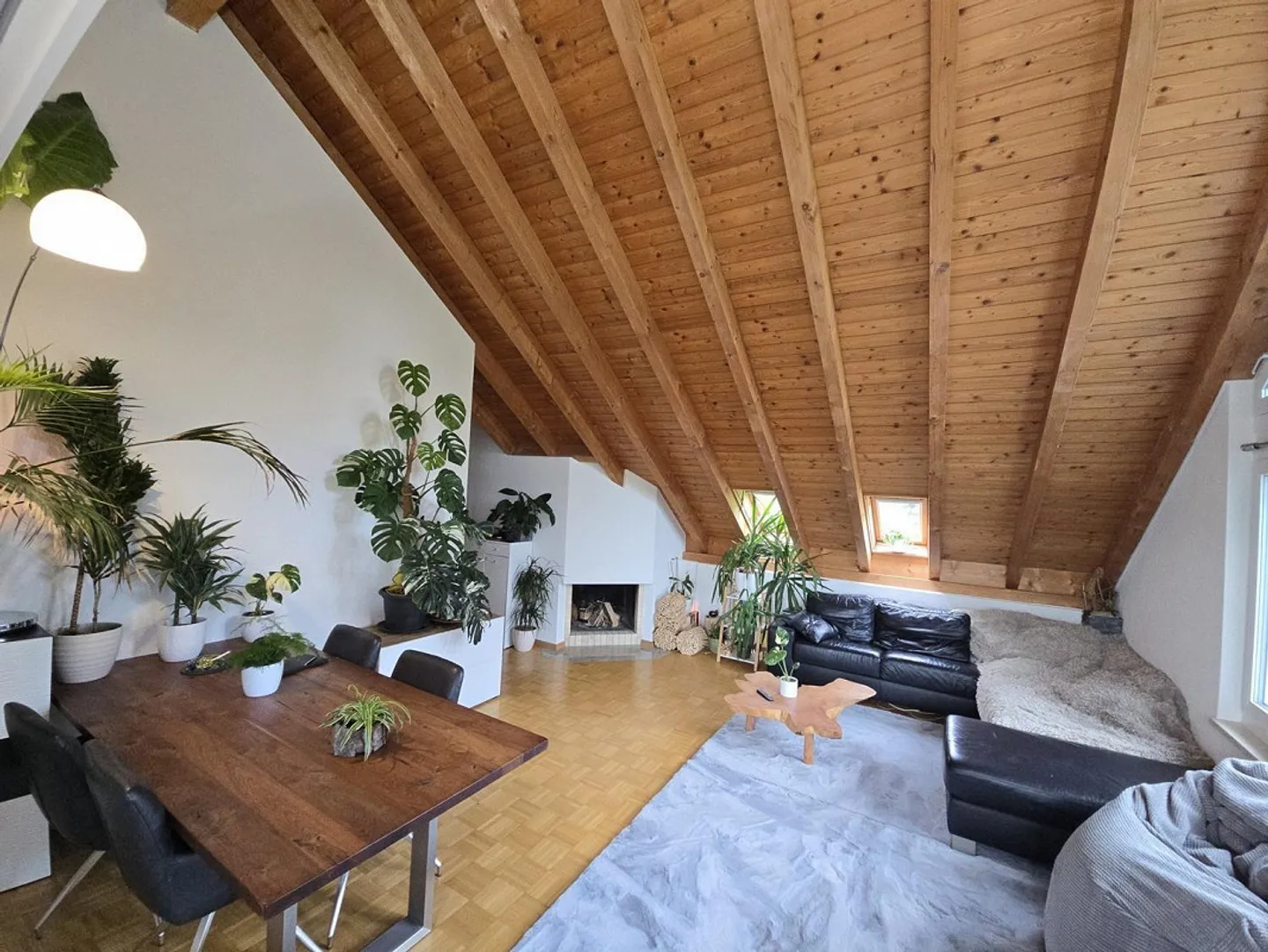 Stilvolle Wohnung in Oberrieden mit Seesicht und Cheminée - befristet - Foto 2 von 10