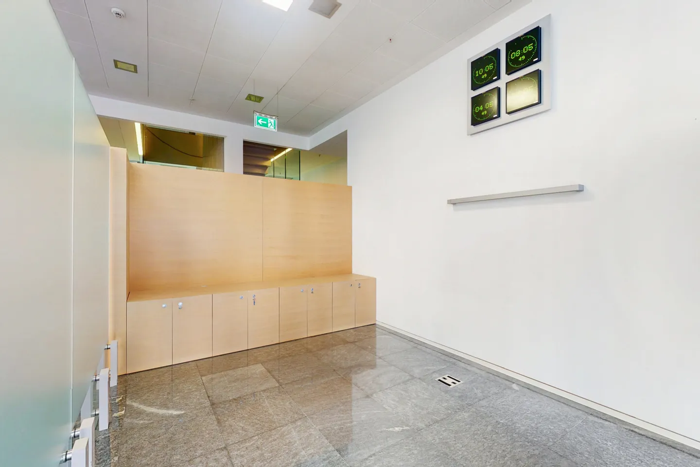 Spazio Commerciale Luminoso in Centro - Foto 7 di 8