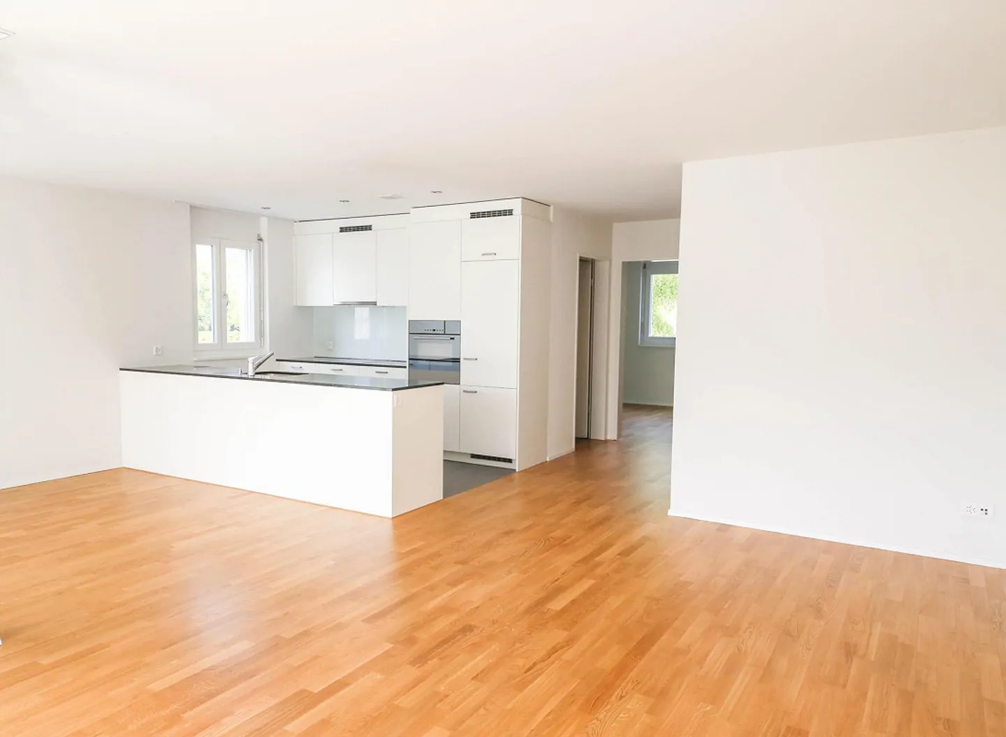 Geräumige Wohnung mit Balkon - Foto 2 von 9