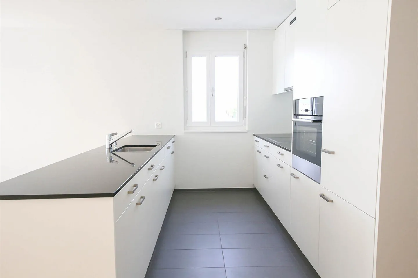 Geräumige Wohnung mit Balkon - Foto 3 von 9