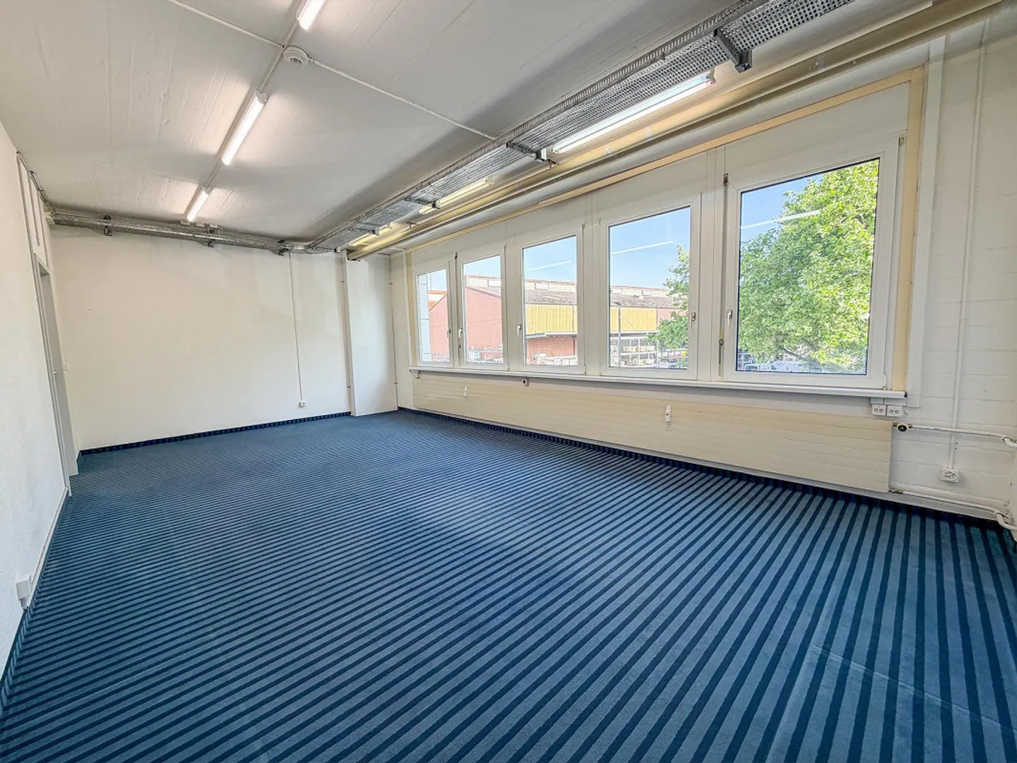 Vielseitiger Studio oder Büroraum - Foto 2 von 6