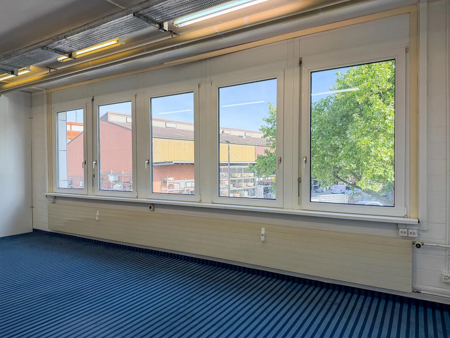 Vielseitiger Studio oder Büroraum - Foto 3 von 6