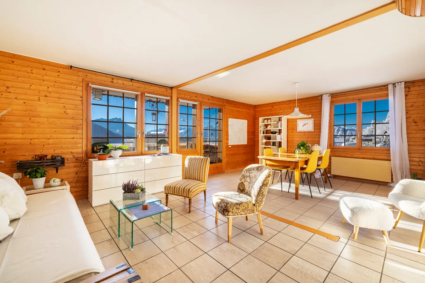 Großes und sehr helles Chalet-Stil-Apartment im Zentrum des Dorfes! - Foto 2 von 15