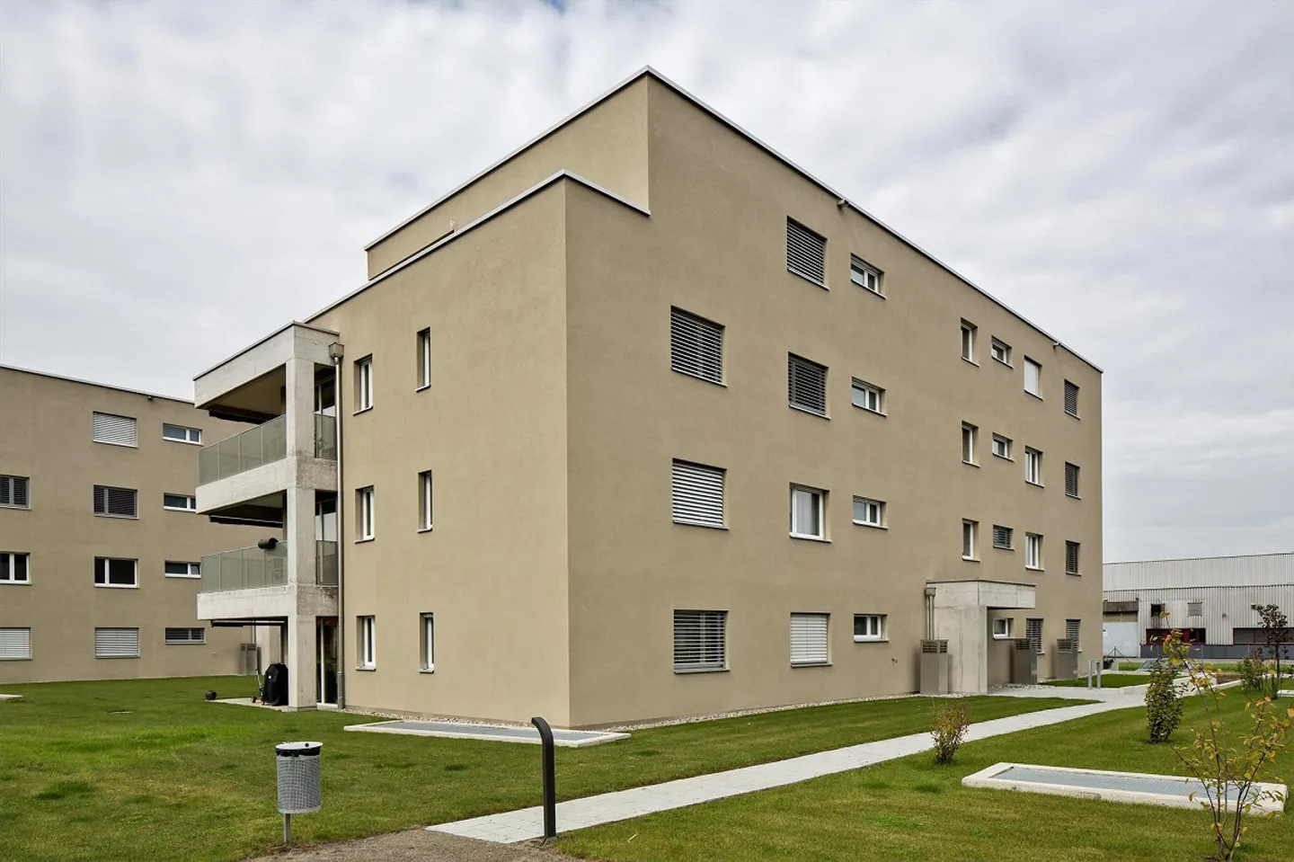 Geräumige Wohnung mit Balkon - Foto 8 von 9