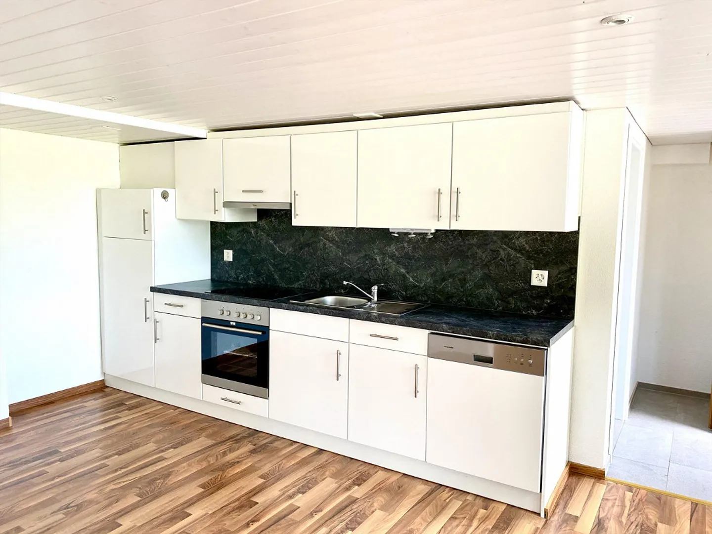 Appartamento luminoso e spazioso di 2,5 stanze - Foto 2 di 5