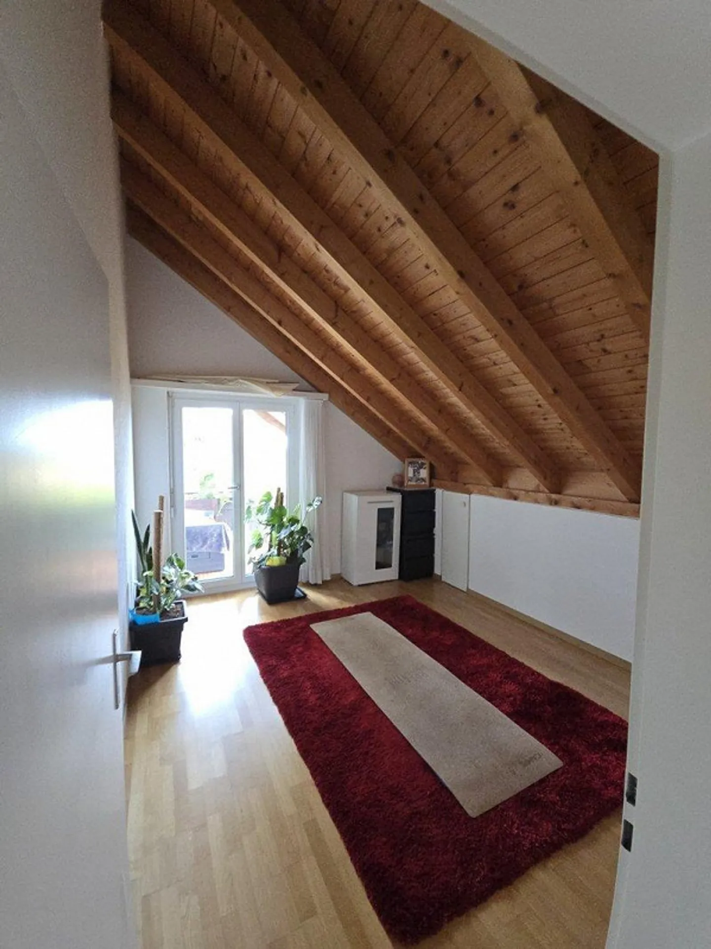 Stilvolle Wohnung in Oberrieden mit Seesicht und Cheminée - befristet - Foto 6 von 10