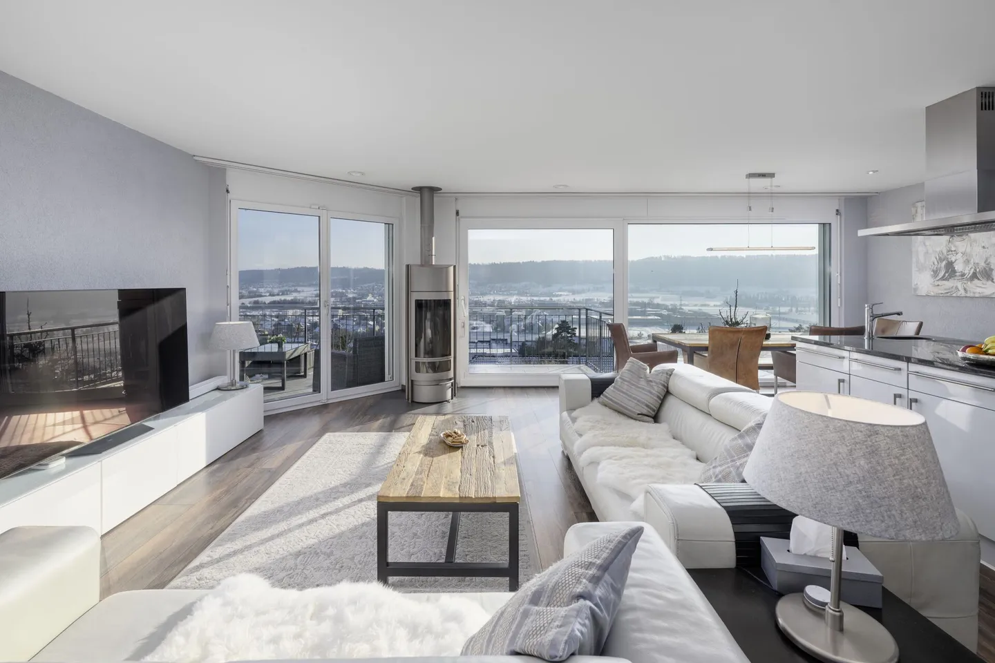 Vie panoramique dans un emplacement exclusif en pente - Photo 1 sur 4