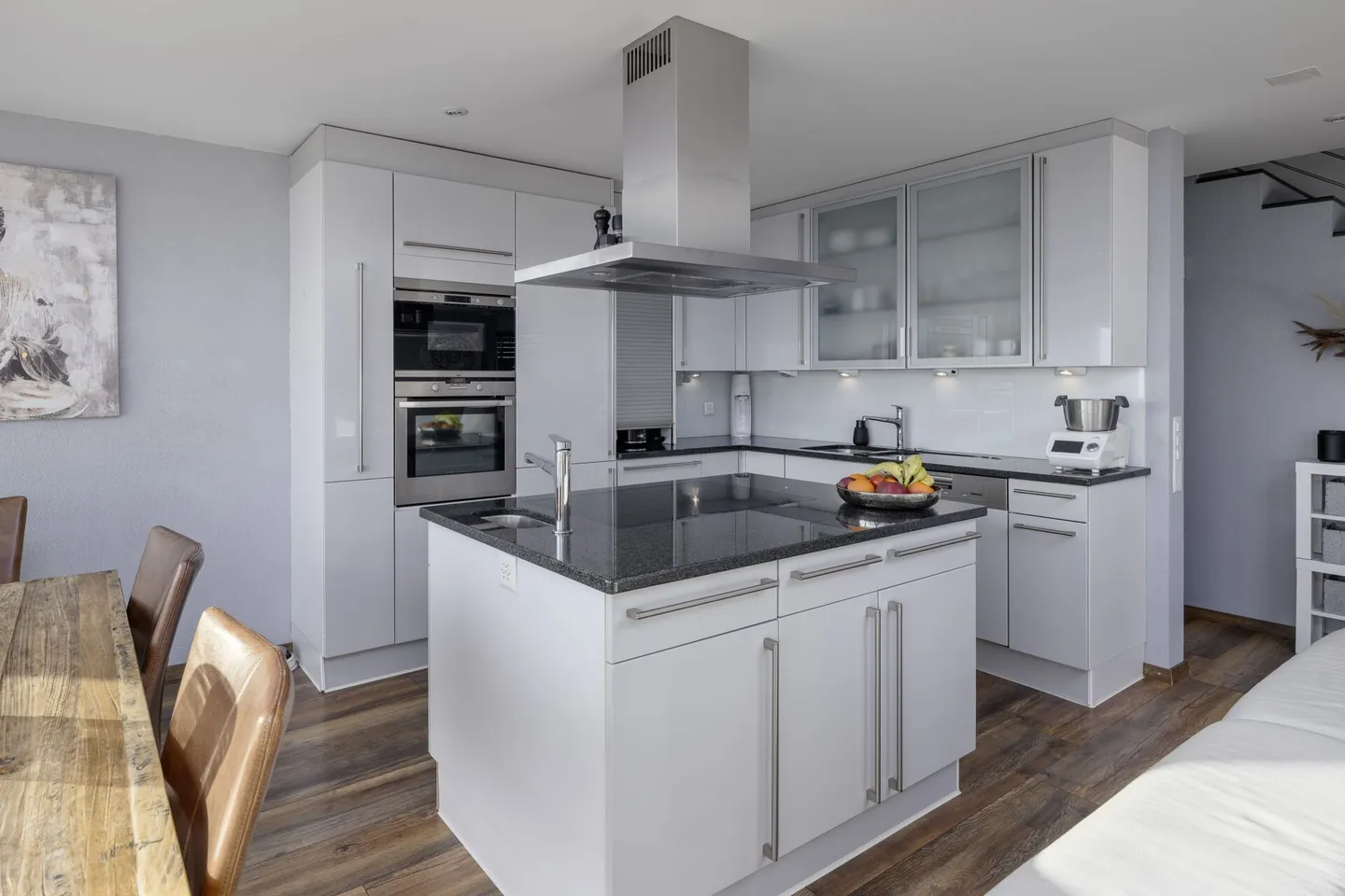 Vie panoramique dans un emplacement exclusif en pente - Photo 2 sur 4