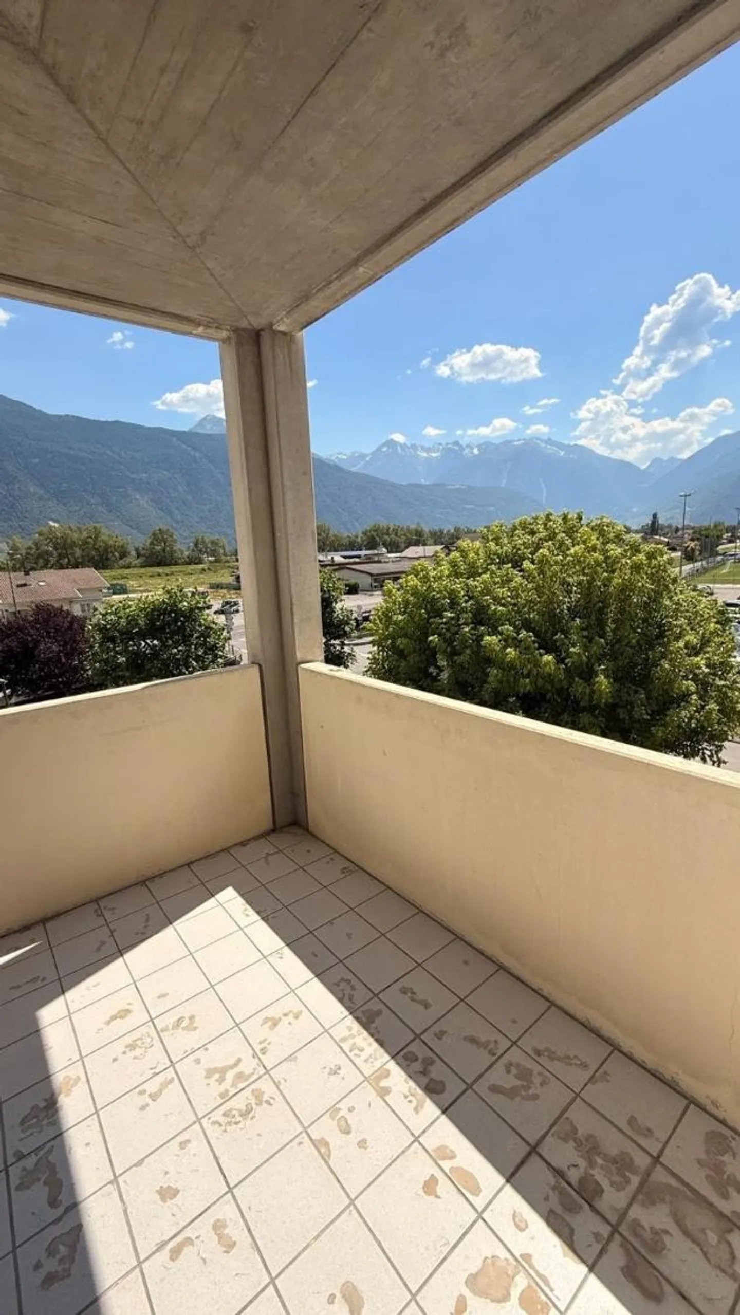 Charming 2.5 rooms on the 2nd floor in Fully - Photo 5 of 7
