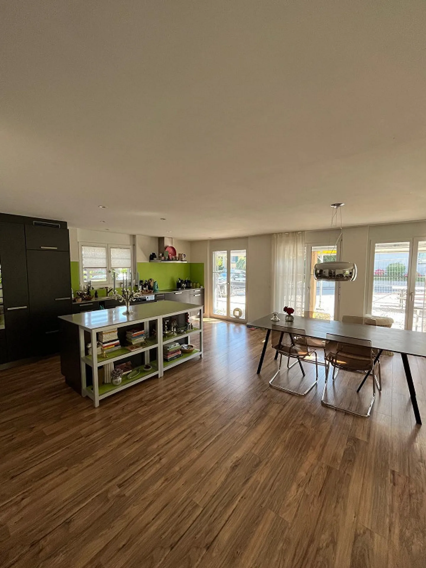 Vie urbaine comme dans une maison individuelle : Appartement duplex exclusif de 5,5 pièces - Photo 3 sur 8