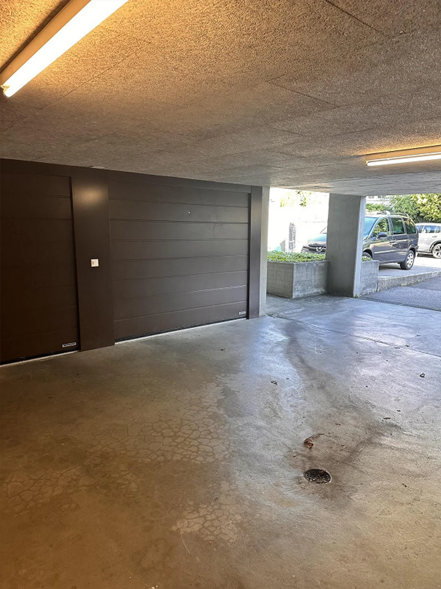 Garage Box - Photo 2 of 3