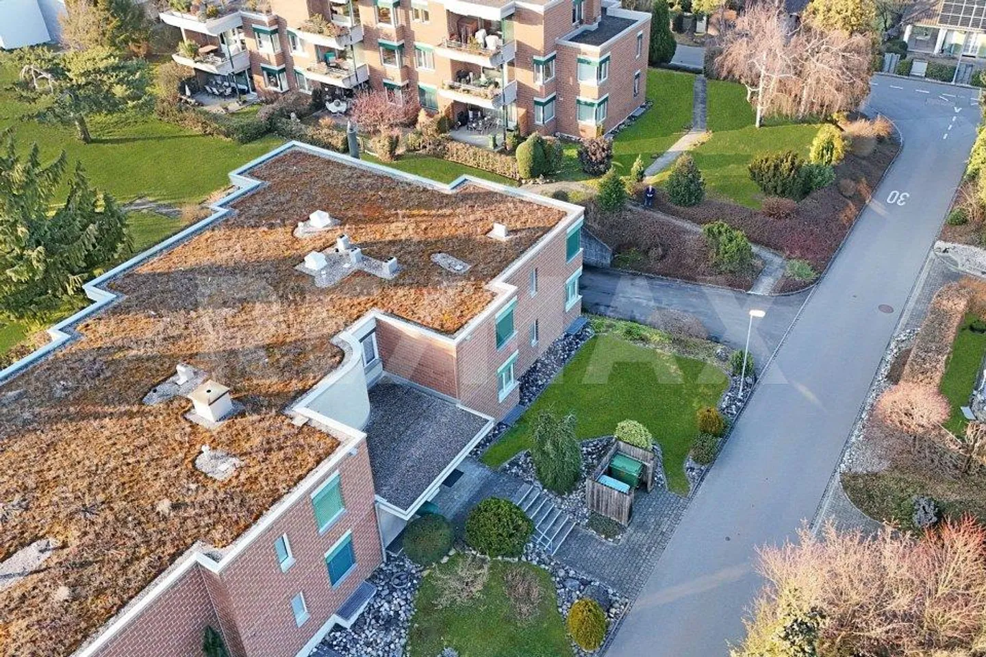 Garden apartment 4.5 rooms, 107 m², fireplace, covered seating area, cellar 20 m², 1 garage box, near public transport - Photo 4 of 13