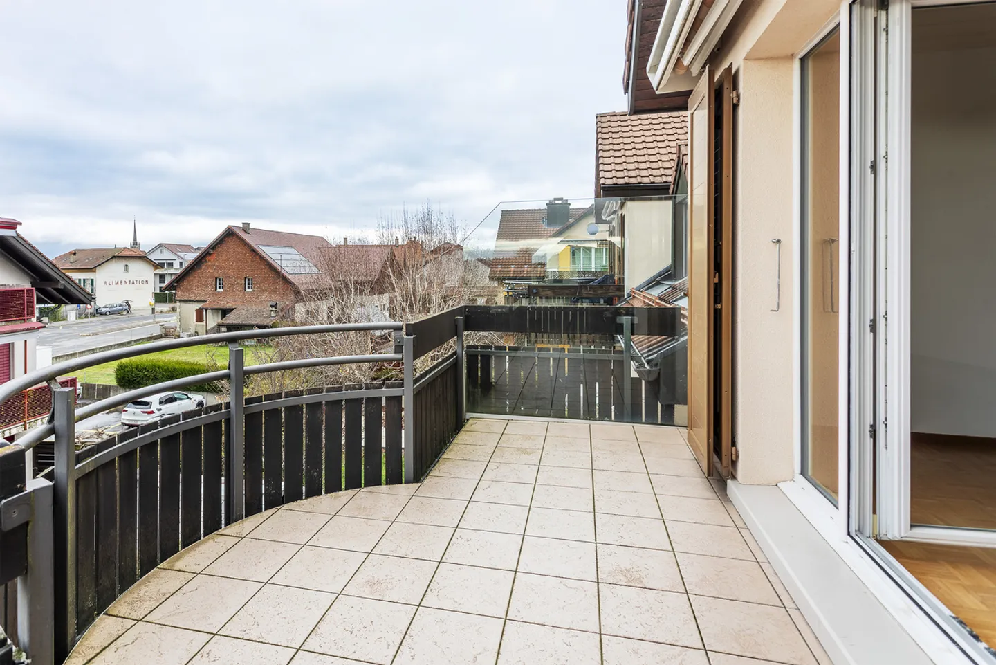 Appartement 4,5 pièces plus surcombles aménagés  - Photo 3 sur 11