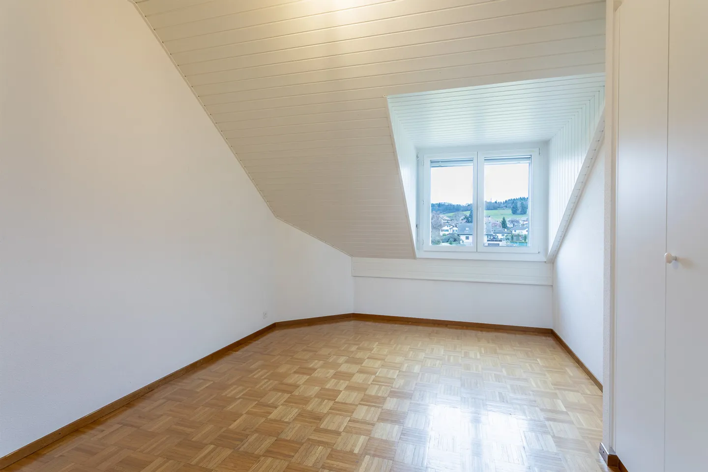 Appartement 4,5 pièces plus surcombles aménagés  - Photo 5 sur 11